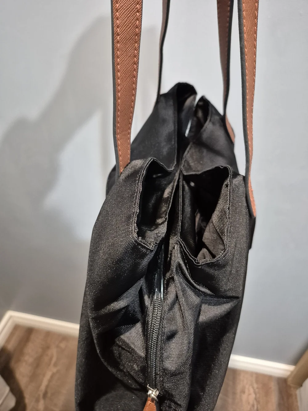 Roots Nylon Water Resistant Black Tote Bag Brown Leather Straps 3 Compartments - Picture 9 of 17